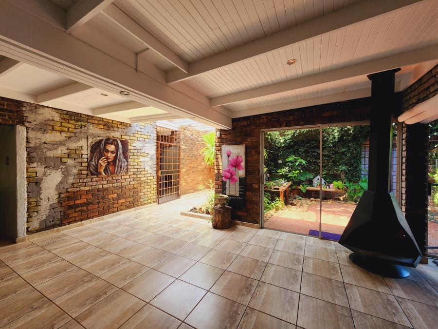 4 Bedroom Property for Sale in Grimbeeck Park North West